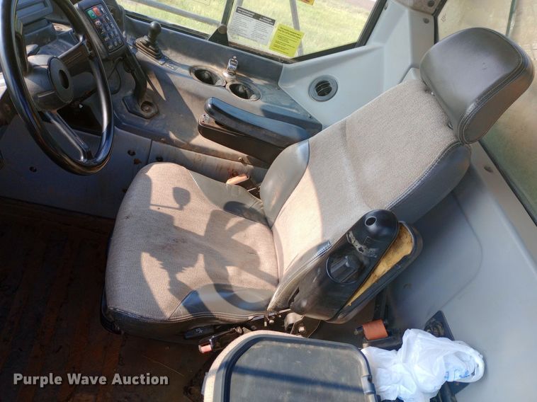 image for item NY9364 2015 John Deere 460E haul truck