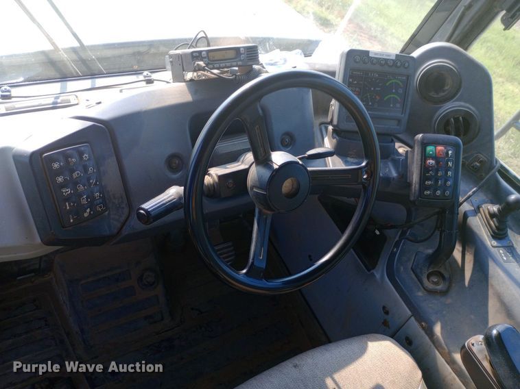 image for item NY9364 2015 John Deere 460E haul truck