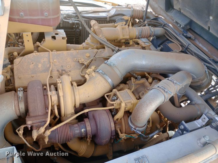 image for item NY9364 2015 John Deere 460E haul truck