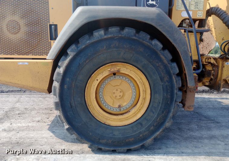 image for item NY9364 2015 John Deere 460E haul truck