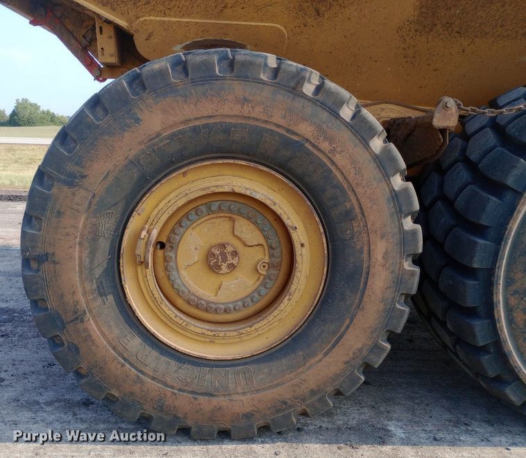 image for item NY9364 2015 John Deere 460E haul truck