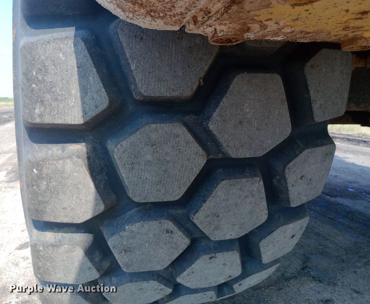 image for item NY9365 2017 Komatsu HM400-5 haul truck