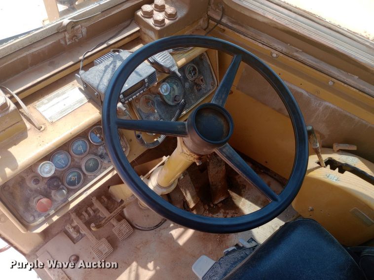 image for item NY9367 1986 Caterpillar 623B elevating scraper