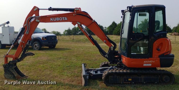 image for item NY9370 2019 Kubota KX040-4 mini excavator