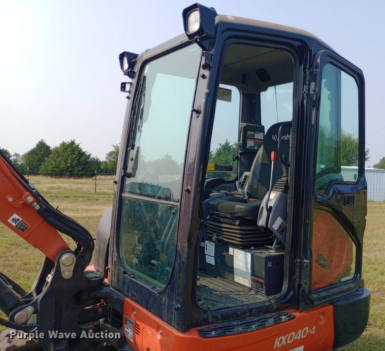 image for item NY9370 2019 Kubota KX040-4 mini excavator
