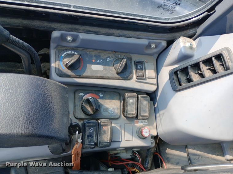 image for item NY9370 2019 Kubota KX040-4 mini excavator