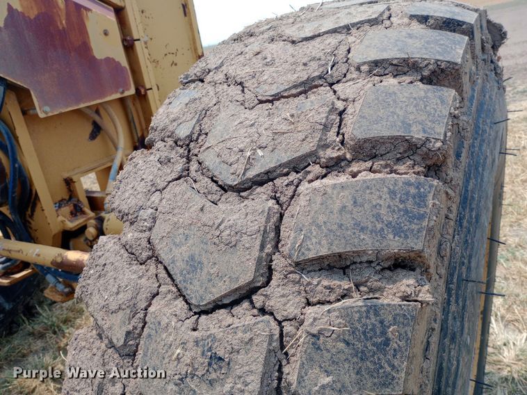 image for item NY9376 1997 Caterpillar  14H motor grader