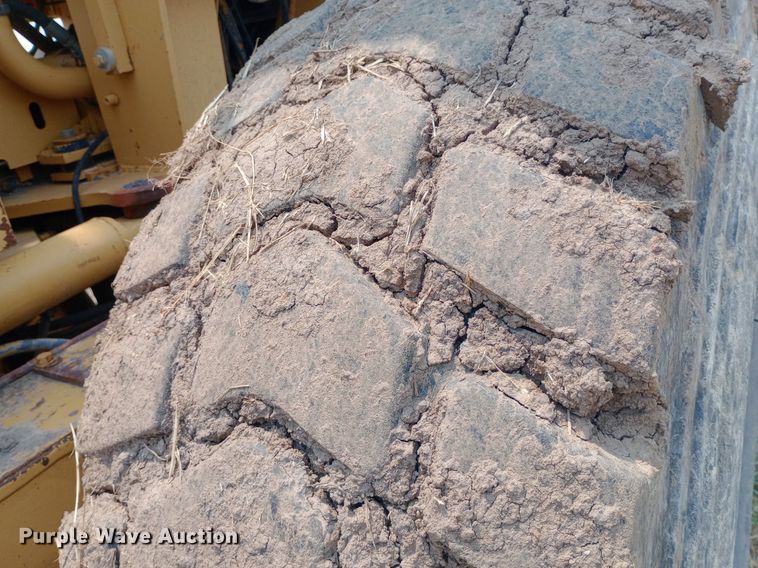 image for item NY9376 1997 Caterpillar  14H motor grader