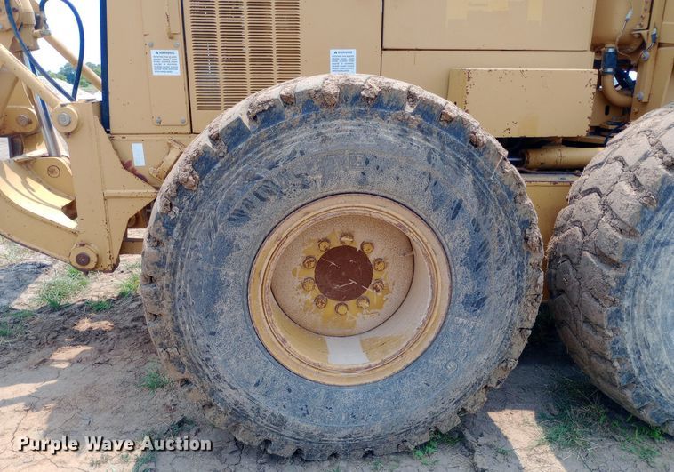 image for item NY9376 1997 Caterpillar  14H motor grader