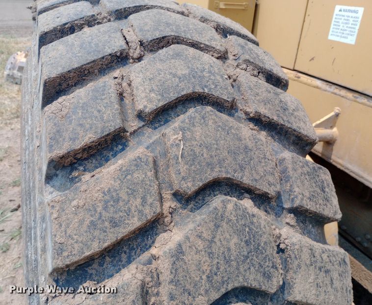 image for item NY9376 1997 Caterpillar  14H motor grader