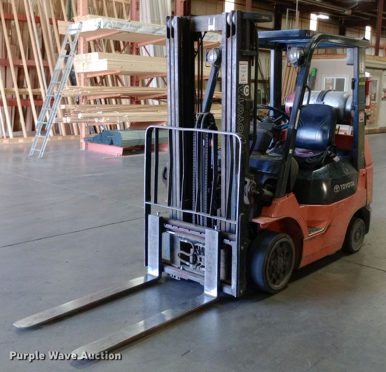 image for item NY9402 1999 Toyota 7FGCU25 forklift