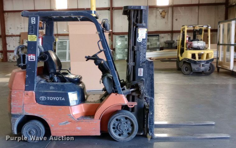 image for item NY9402 1999 Toyota 7FGCU25 forklift