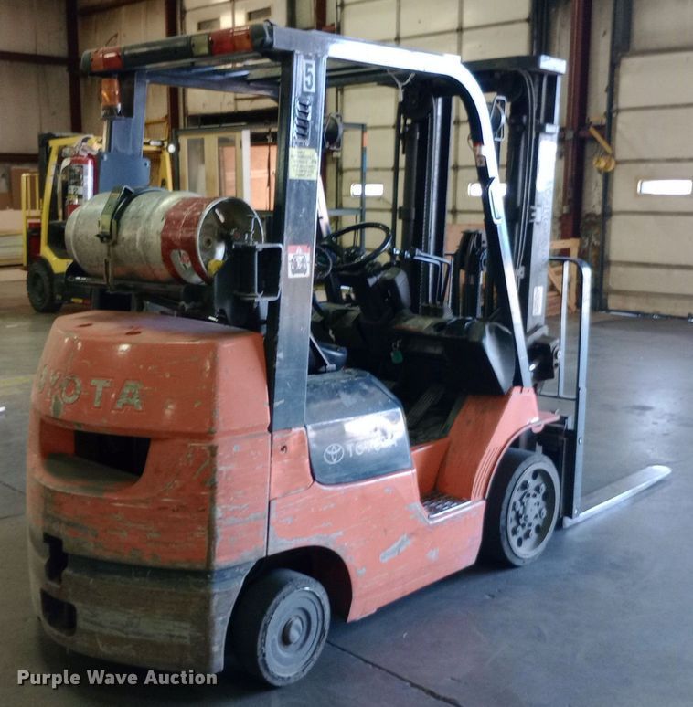 image for item NY9402 1999 Toyota 7FGCU25 forklift