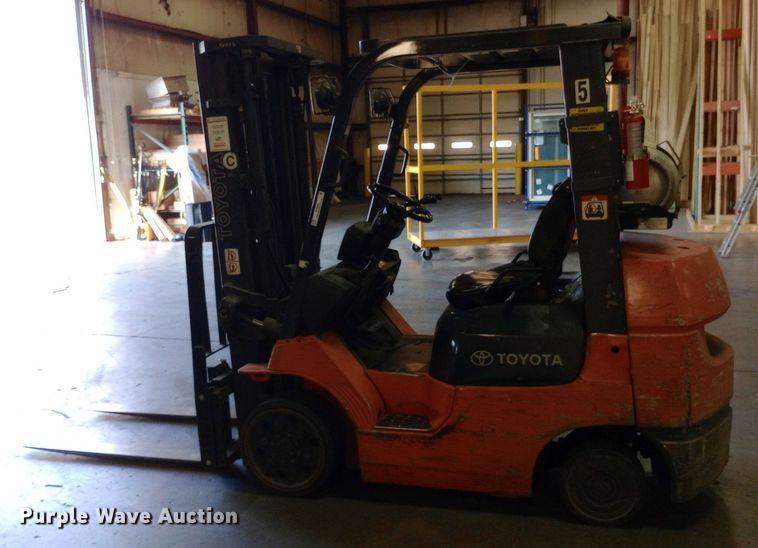 image for item NY9402 1999 Toyota 7FGCU25 forklift
