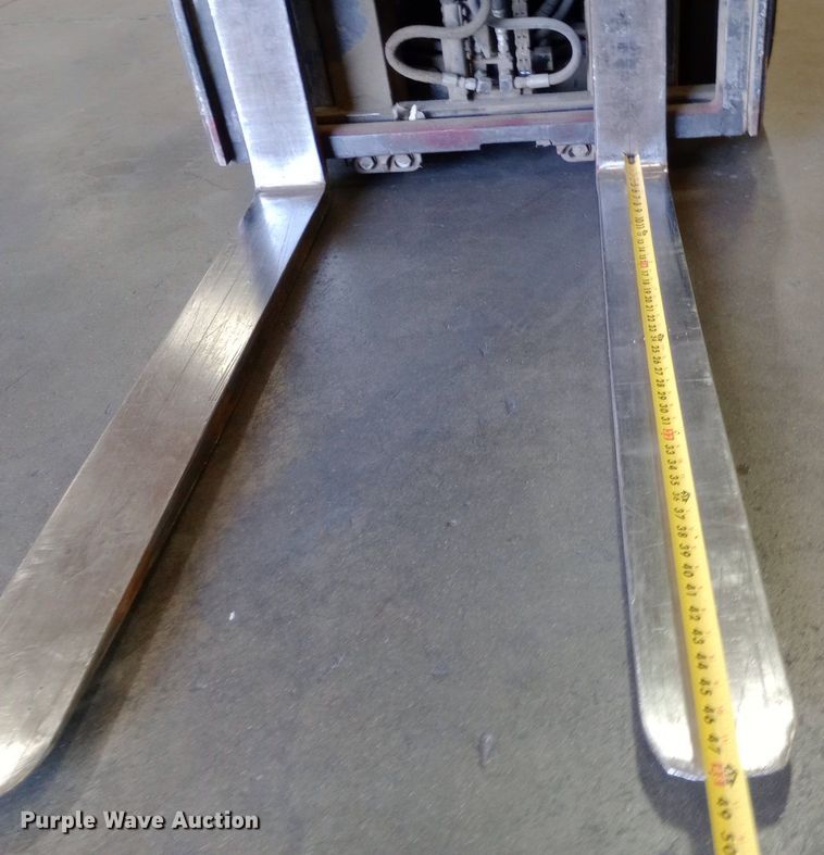 image for item NY9402 1999 Toyota 7FGCU25 forklift