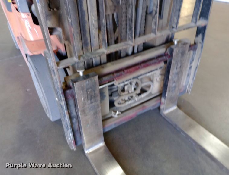 image for item NY9402 1999 Toyota 7FGCU25 forklift