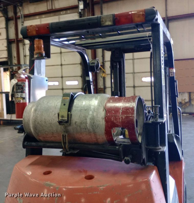 image for item NY9402 1999 Toyota 7FGCU25 forklift