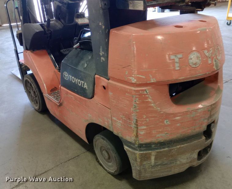 image for item NY9402 1999 Toyota 7FGCU25 forklift