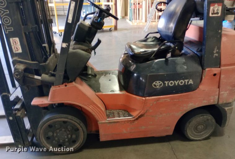image for item NY9402 1999 Toyota 7FGCU25 forklift