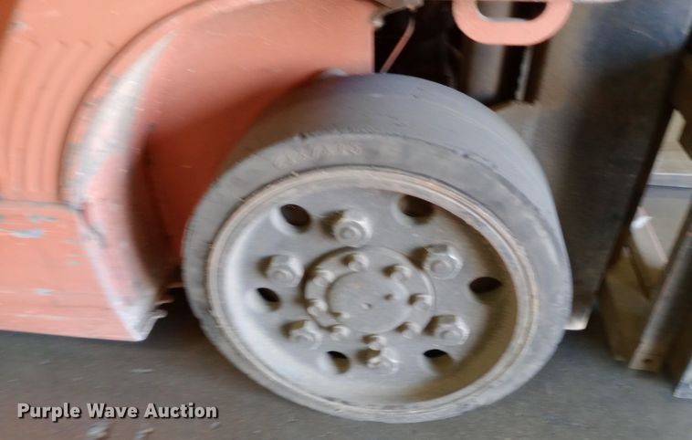 image for item NY9402 1999 Toyota 7FGCU25 forklift