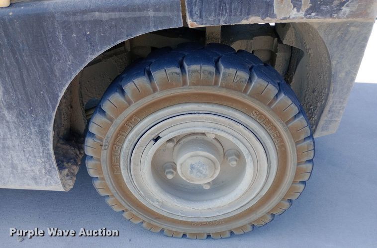 image for item NY9403 2015 Hyster H80FT forklift