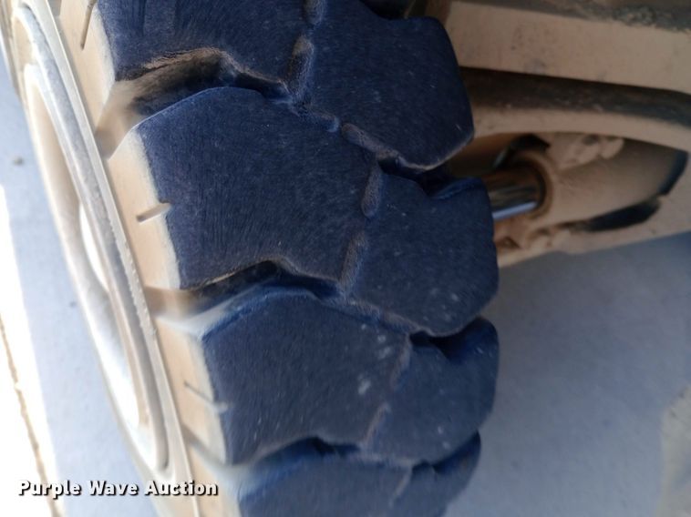 image for item NY9403 2015 Hyster H80FT forklift