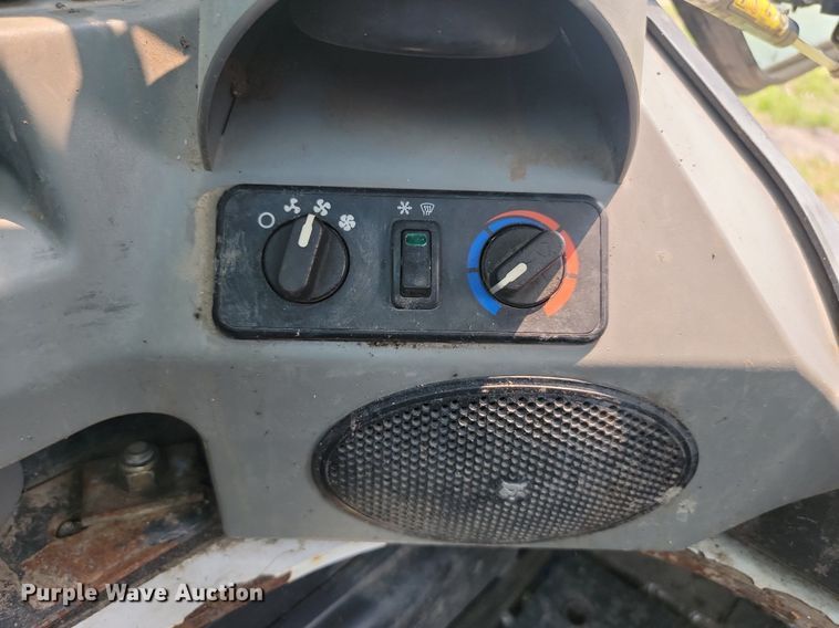 image for item OD9620 2015 Bobcat T870 tracked skid steer loader