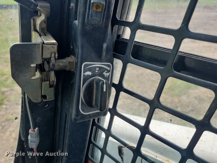 image for item OD9620 2015 Bobcat T870 tracked skid steer loader