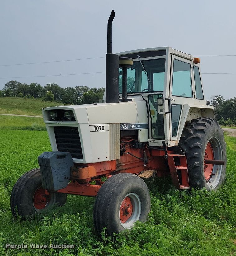 image for item OD9625 Case 1070 tractor