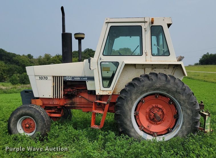 image for item OD9625 Case 1070 tractor