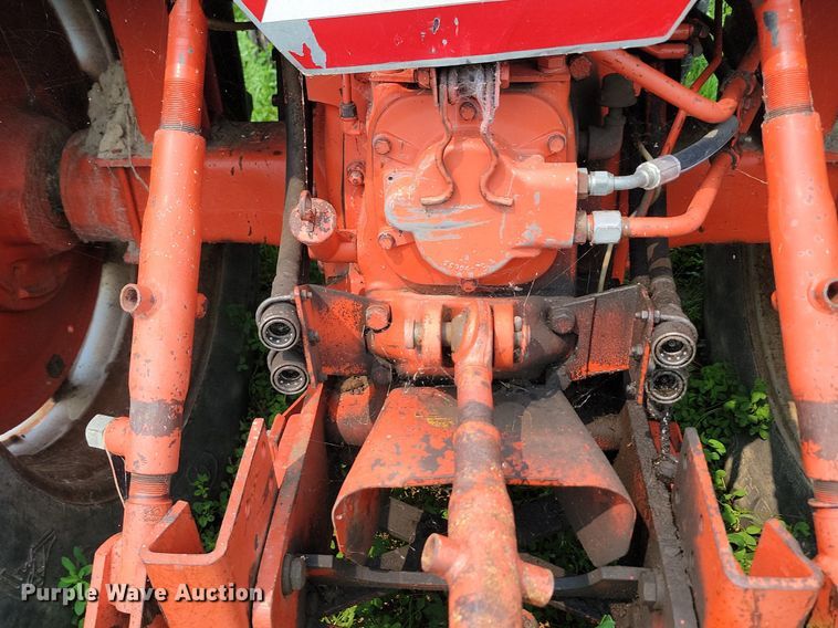 image for item OD9625 Case 1070 tractor