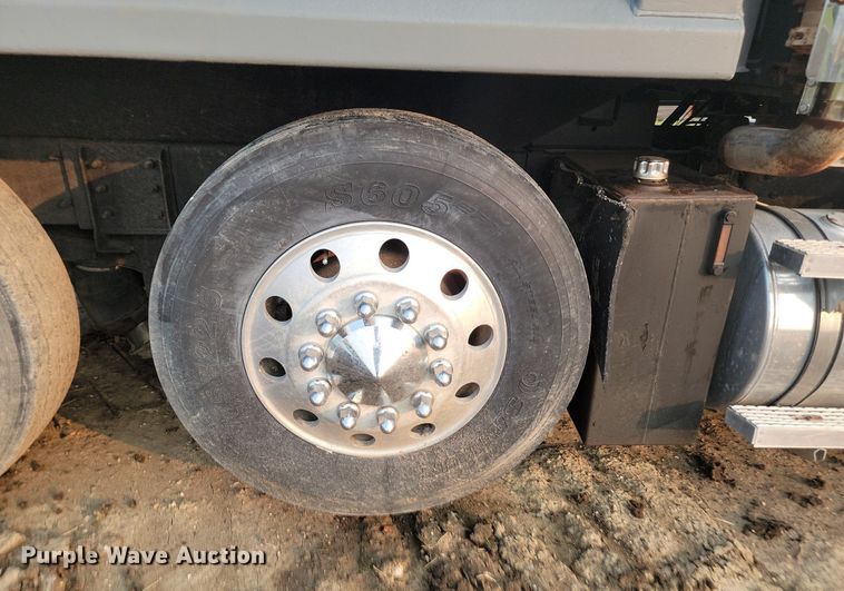 image for item OD9627 2004 Mack  CV713 dump truck