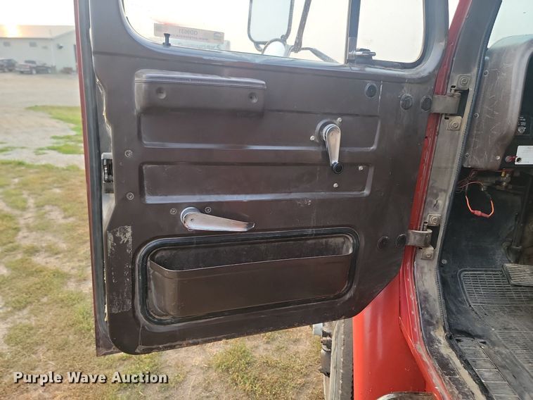 image for item OD9631 1988 International F1954 dump truck