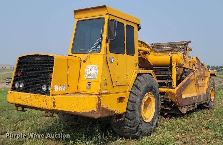 image for item OD9633 1983 John Deere 862 elevating scraper