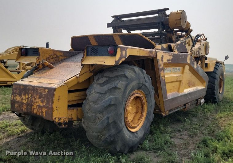 image for item OD9633 1983 John Deere 862 elevating scraper