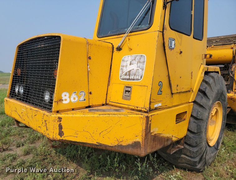 image for item OD9633 1983 John Deere 862 elevating scraper