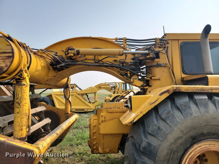 image for item OD9633 1983 John Deere 862 elevating scraper