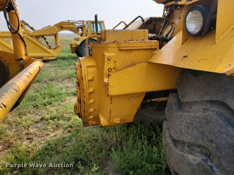 image for item OD9633 1983 John Deere 862 elevating scraper