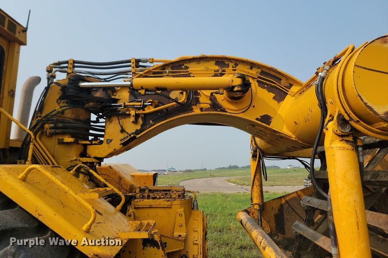 image for item OD9633 1983 John Deere 862 elevating scraper