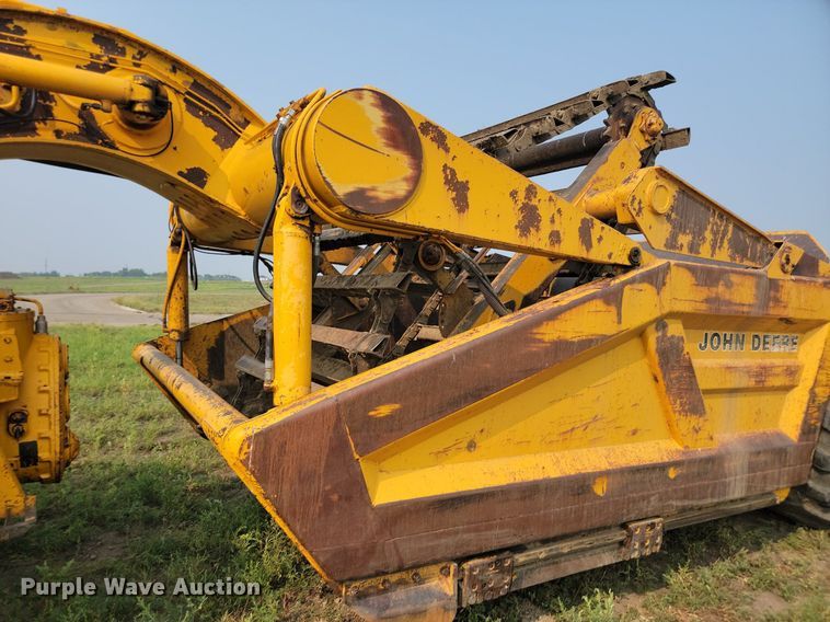 image for item OD9633 1983 John Deere 862 elevating scraper