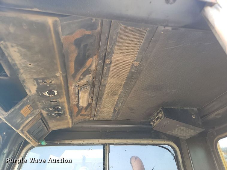 image for item OD9633 1983 John Deere 862 elevating scraper