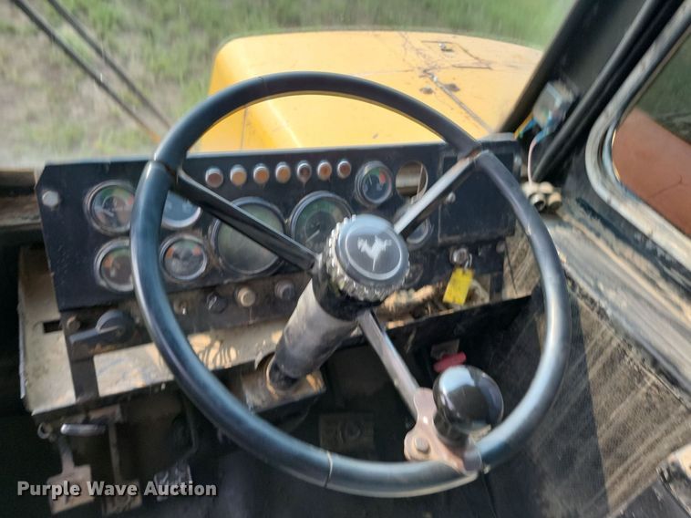 image for item OD9633 1983 John Deere 862 elevating scraper