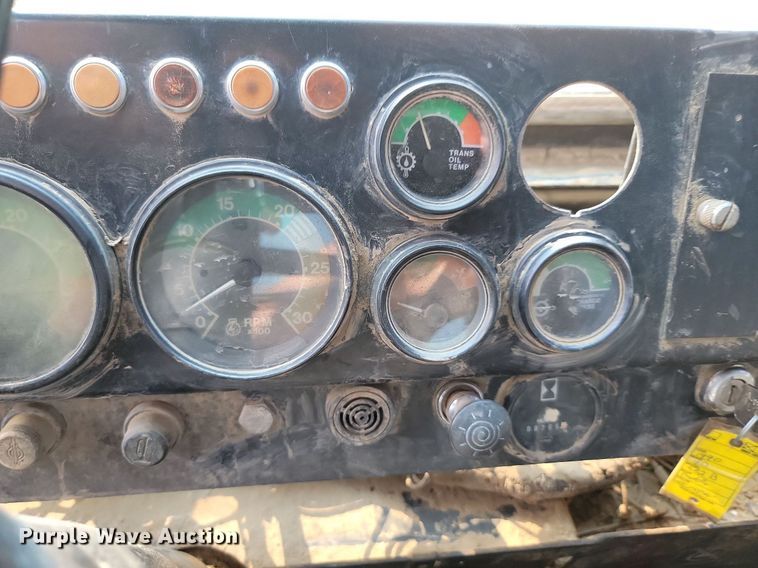 image for item OD9633 1983 John Deere 862 elevating scraper