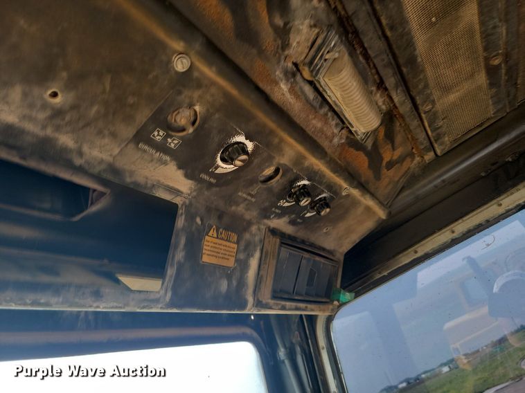 image for item OD9633 1983 John Deere 862 elevating scraper