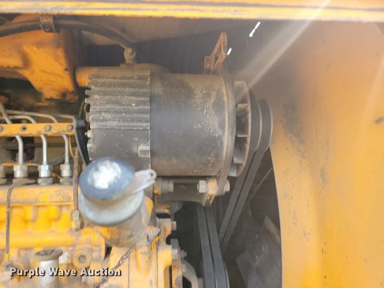 image for item OD9633 1983 John Deere 862 elevating scraper