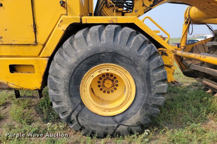 image for item OD9633 1983 John Deere 862 elevating scraper