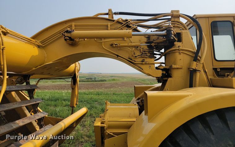 image for item OD9634 1972 John Deere 860 elevating scraper