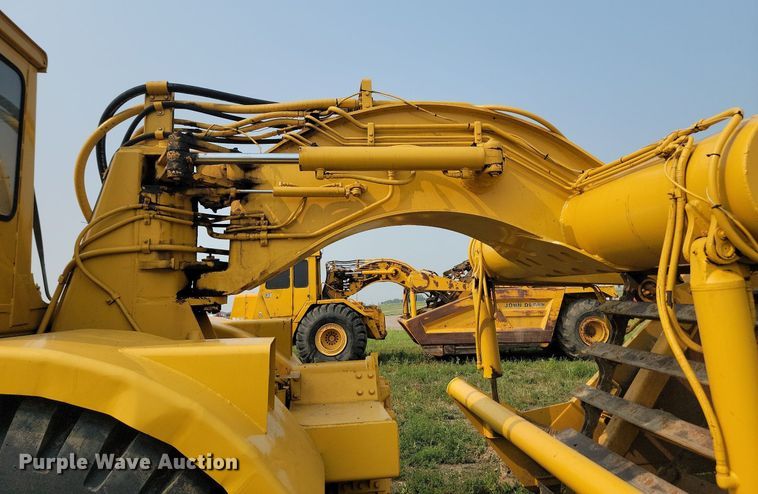 image for item OD9634 1972 John Deere 860 elevating scraper