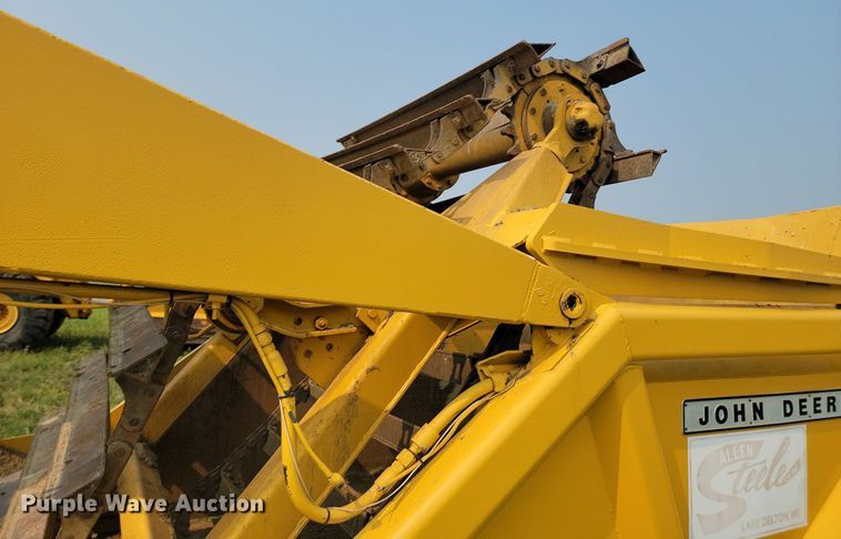 image for item OD9634 1972 John Deere 860 elevating scraper