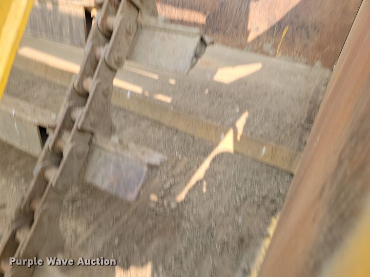 image for item OD9634 1972 John Deere 860 elevating scraper